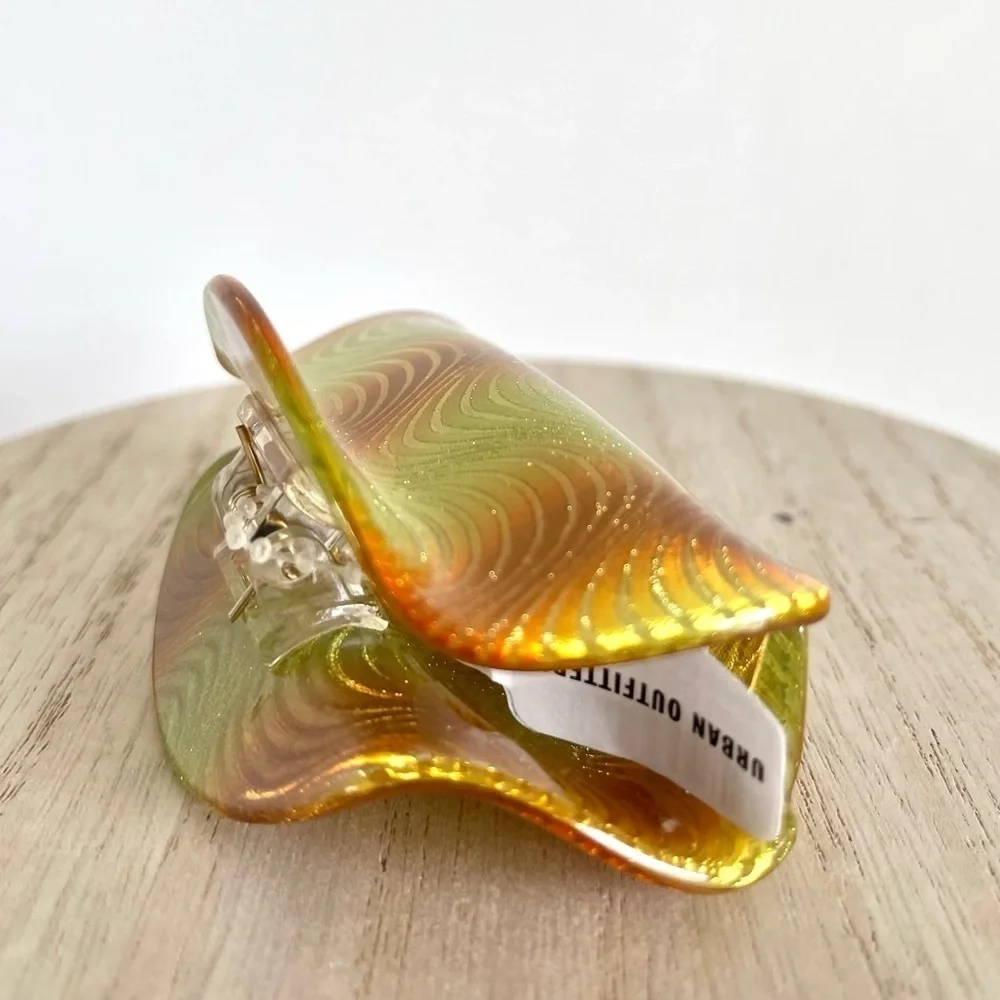 Urban Outfitters | Claw Clip | Green & Orange